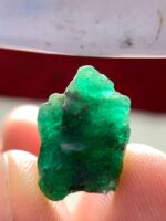 8.70 Ct Emerald Crystal from Swat Valley – Natural Green Gemstone (15.53 × 11.38 × 8.79 mm) - Image 5