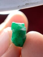 Green Majesty: 5.20ct Emerald Crystal from Swat Valley - Image 8