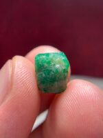 6.76 ct Swat Emerald Crystal — Bold Color, Natural Structure - Image 7