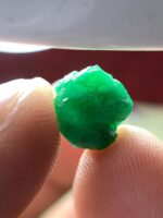 Natural 4.64ct Swat Emerald Crystal – Raw Beauty from the Mountains of Pakistan - Image 2