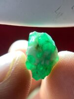 4.51ct Swat Emerald Crystal – Natural Untreated Green Gemstone (11.57 x 8.96 x 6.85 mm) - Image 5
