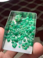 A Bold Natural Statement: 58.55 ct Emerald Rough Lot from Swat Valley - Image 5
