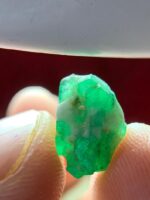 4.51ct Swat Emerald Crystal – Natural Untreated Green Gemstone (11.57 x 8.96 x 6.85 mm) - Image 7