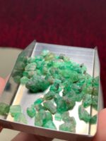 The 37.55 ct Emerald Crystal from Laghman: A Raw Beauty with Infinite Potential - Image 3
