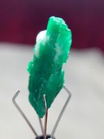 10.40ct Natural Emerald Crystal from Swat Valley – Untreated Collector's Gem (19.23 × 14.94 × 6.38 mm) - Image 9