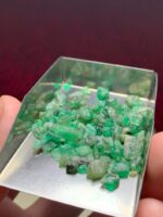 The 37.55 ct Emerald Crystal from Laghman: A Raw Beauty with Infinite Potential - Image 8