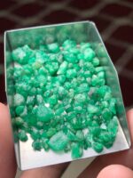 Raw Beauty: A 65.80 ct Emerald Rough Lot from Swat, Pakistan - Image 11