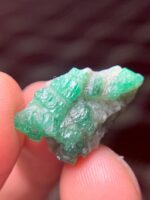 14.51 ct Swat Emerald Specimen – Compact Gem with Natural Charm - Image 4
