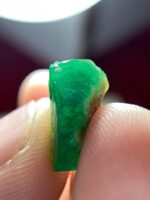 5.20ct Swat Emerald Crystal: Natural Elegance from Pakistan’s Gemstone Heart - Image 7