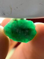 Rare 7.30ct Swat Emerald Crystal – Untreated Natural Beauty - Image 6