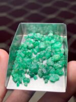 Compact Elegance: 54.15 ct Emerald Rough Lot from Swat Valley - Image 2
