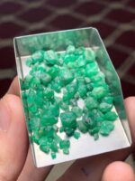 Compact Elegance: 54.15 ct Emerald Rough Lot from Swat Valley - Image 13