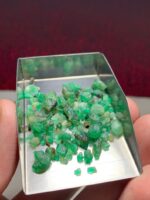 Raw Beauty Unveiled: 33.35ct Emerald Rough Lot from Laghman, Afghanistan - Image 5