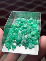 Compact Elegance: 54.15 ct Emerald Rough Lot from Swat Valley - Image 7