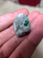 A 68.40-Carat Swat Emerald Specimen: Strength, Structure & the Depth of Natural Green - Image 2