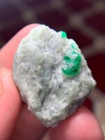 A 68.40-Carat Swat Emerald Specimen: Strength, Structure & the Depth of Natural Green - Image 3
