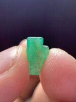 2.00ct Laghman Emerald Crystal: Sleek Elegance from Afghanistan’s Hidden Gem Source - Image 7