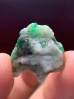 Verdant Majesty: 21.65ct Swat Emerald Specimen with Impressive Spread - Image 9