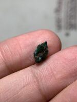 1.72ct Swat Emerald Crystal: Long Green Gemstone for Jewelry - Image 3