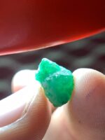 Elongated Beauty: 4.43 ct Emerald Crystal from Swat Valley - Image 3