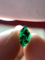1.72ct Swat Emerald Crystal: Long Green Gemstone for Jewelry - Image 4