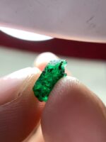 1.72ct Swat Emerald Crystal: Long Green Gemstone for Jewelry - Image 6