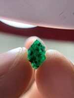 1.72ct Swat Emerald Crystal: Long Green Gemstone for Jewelry - Image 7