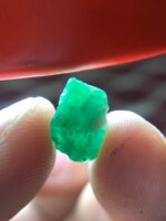 Elongated Beauty: 4.43 ct Emerald Crystal from Swat Valley - Image 7
