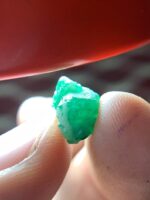 Elongated Beauty: 4.43 ct Emerald Crystal from Swat Valley - Image 8