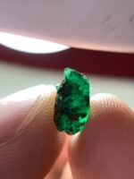 1.72ct Swat Emerald Crystal: Long Green Gemstone for Jewelry - Image 9