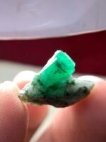 A Gem from the Mountains: 13.30-Carat Swat Emerald Specimen - Image 6