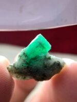 A Gem from the Mountains: 13.30-Carat Swat Emerald Specimen - Image 9