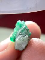 A Gem from the Mountains: 13.30-Carat Swat Emerald Specimen - Image 10