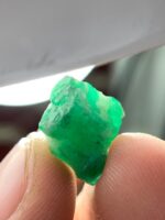 Majestic Green — The 10.50-Carat Swat Emerald Crystal - Image 7