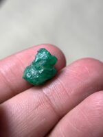 8.65ct Natural Emerald Crystal from Swat – A Bold, Untouched Gem of Earth’s Purest Green - Image 2