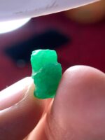 8.65ct Natural Emerald Crystal from Swat – A Bold, Untouched Gem of Earth’s Purest Green - Image 7