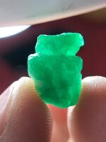 8.65ct Natural Emerald Crystal from Swat – A Bold, Untouched Gem of Earth’s Purest Green - Image 8