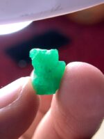 8.65ct Natural Emerald Crystal from Swat – A Bold, Untouched Gem of Earth’s Purest Green - Image 9