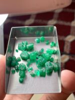 Swat Emerald Treasure: 25.49ct Emerald Rough Lot (8.24 × 6.47 × 5.83 mm) - Image 5