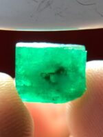 4.95ct Swat Emerald Crystal – Natural Untreated Green Gemstone (8.51 x 10.67 x 6.45 mm) - Image 4