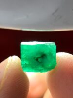 4.95ct Swat Emerald Crystal – Natural Untreated Green Gemstone (8.51 x 10.67 x 6.45 mm) - Image 5
