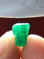 4.95ct Swat Emerald Crystal – Natural Untreated Green Gemstone (8.51 x 10.67 x 6.45 mm) - Image 6