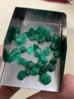 30.12ct Swat Emerald Rough Lot – Nature’s Vibrant Green Treasures - Image 2