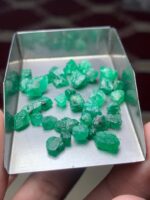30.12ct Swat Emerald Rough Lot – Nature’s Vibrant Green Treasures - Image 3