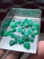 30.12ct Swat Emerald Rough Lot – Nature’s Vibrant Green Treasures - Image 4
