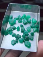 30.12ct Swat Emerald Rough Lot – Nature’s Vibrant Green Treasures - Image 6