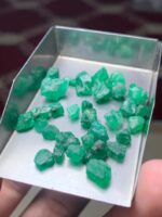 30.12ct Swat Emerald Rough Lot – Nature’s Vibrant Green Treasures - Image 7