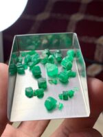 Swat Emerald Collection: 25.95ct Emerald Rough Lot (5.53 × 8.84 × 6.94 mm) - Image 8