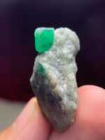 Swat Emerald Crystal Specimen: 68.60 ct Untreated Collector's Stone - Image 6
