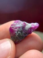 Crimson Rarity: A 28.30ct Afghan Ruby Specimen of Distinction - Image 2